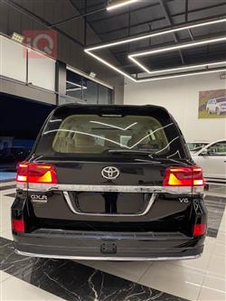 تۆیۆتا لاند کروزەر